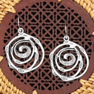 ⭐️ 5 for $25 Vintage Style Silver Tone Hoop Earrings